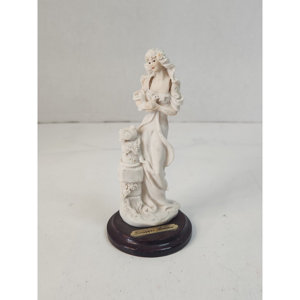 Giuseppe Armani 1994 Florence "Lady With Doves" 5" Figurine - Damaged / As Is